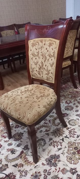 Стол и 12 стульев