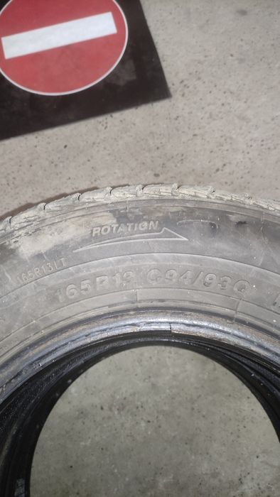 Vînd 2 cauciucuri de remorcă platformă