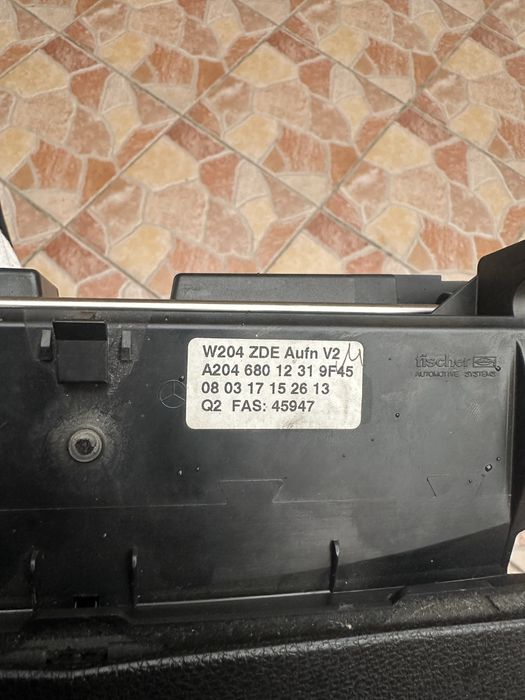 Mercedes-Benz C-class w204 navigation display unit