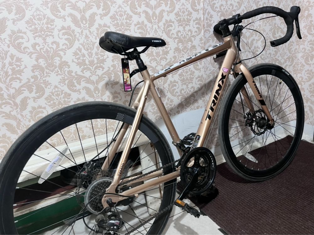 шоссейник TRINX Tempo 2.1