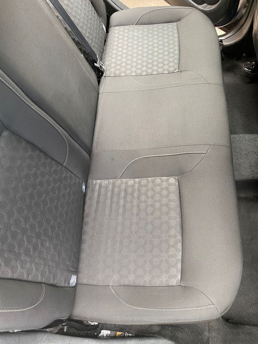 Curatare tapiterie auto