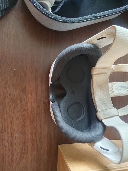 Meta Oculus 3, 512 GB, cu garantie + carcasa pentru transort