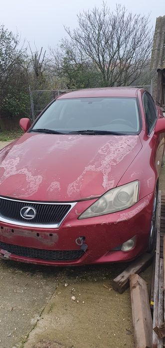 Lexus is 220d pentru piese