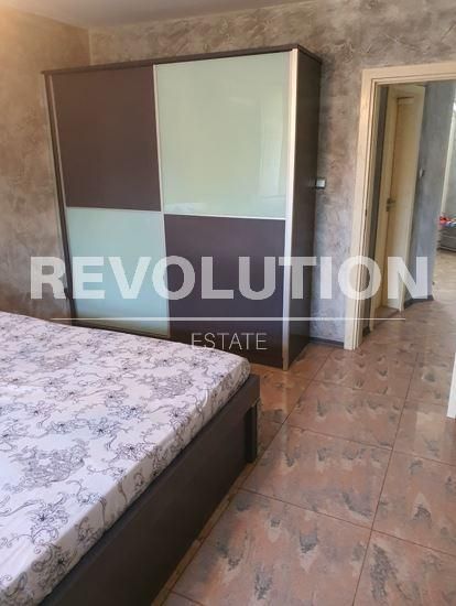 Етаж от къща в м-т Траката!