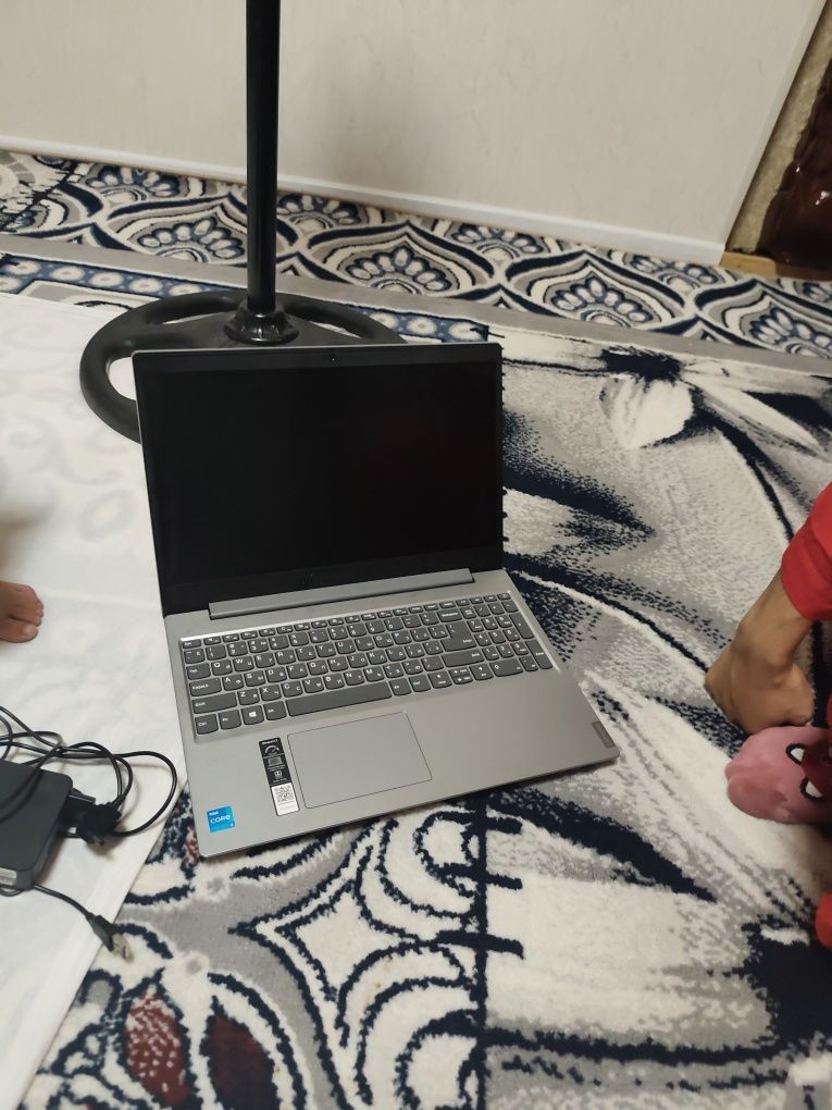 Computer lenovo pashti ishlatmagamiz