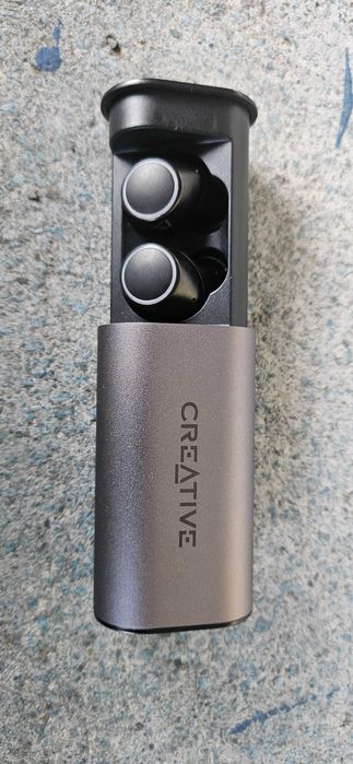 Se vinde căști creative