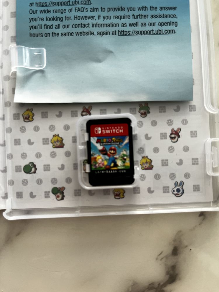 Почти нова Nintendo switch oled+ бял кожен калъф+Mario game card