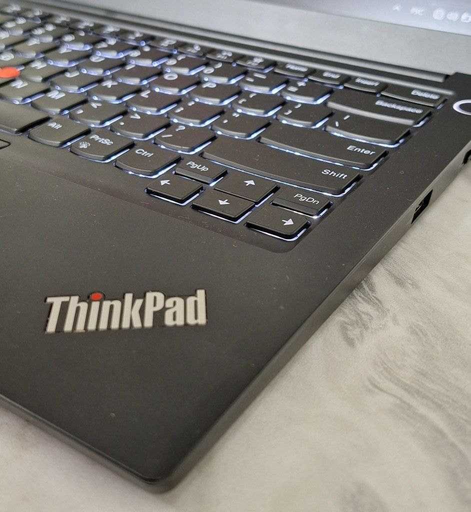 Lenovo ThinkPad T14 Gen 2 E14" FullHD IPS Core i5-1135G7 8GB/SSD 512GB