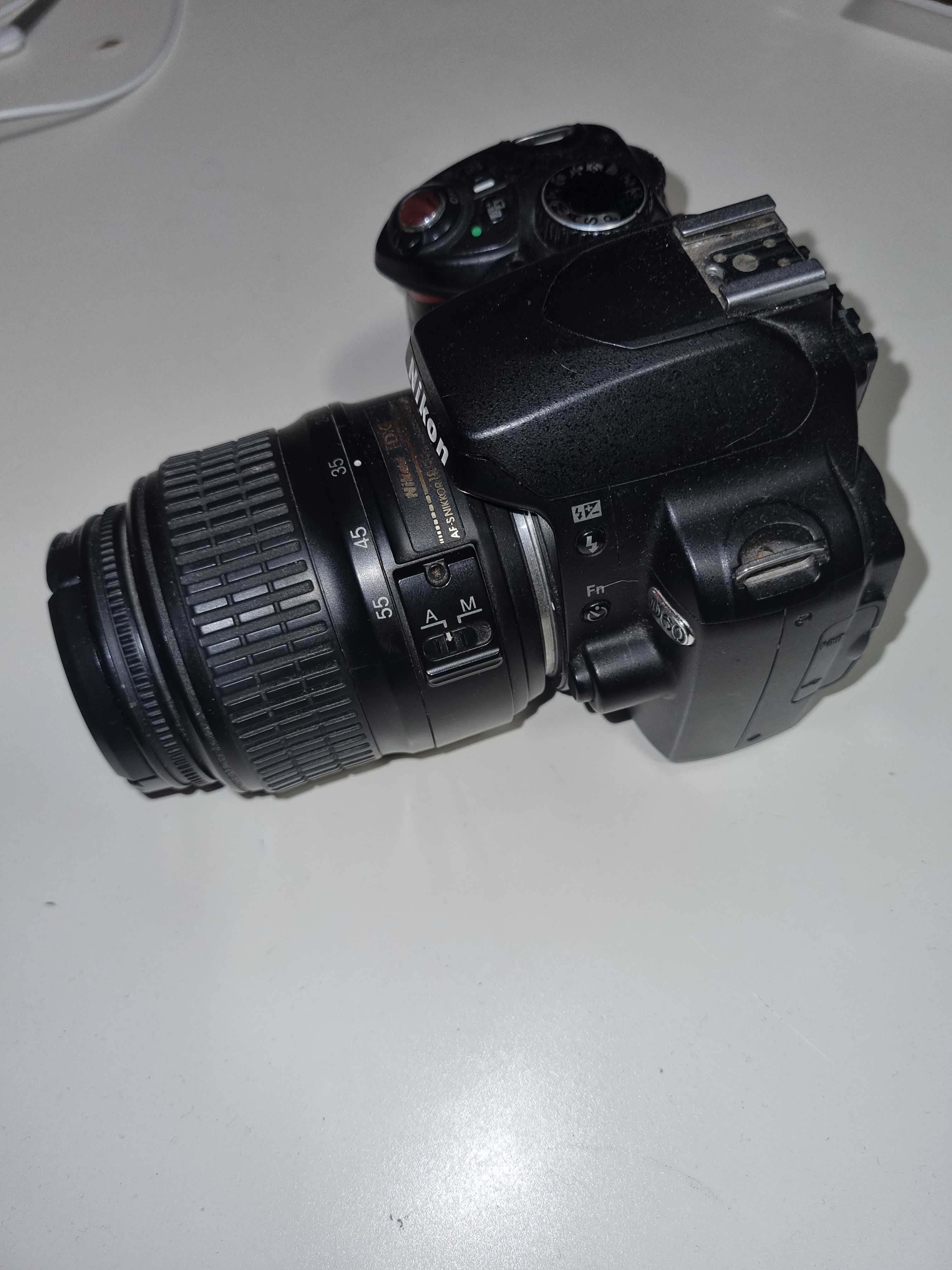 Aparat foto DSLR Nikon D60