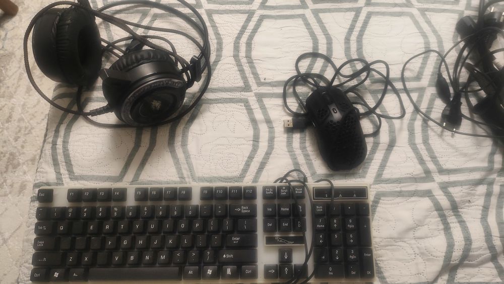 Продам монитор и все комплектующие для компьютера.