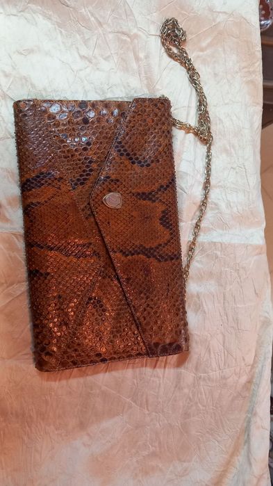Дамски чанти от екзотични кожи-змийска и крокодилска
