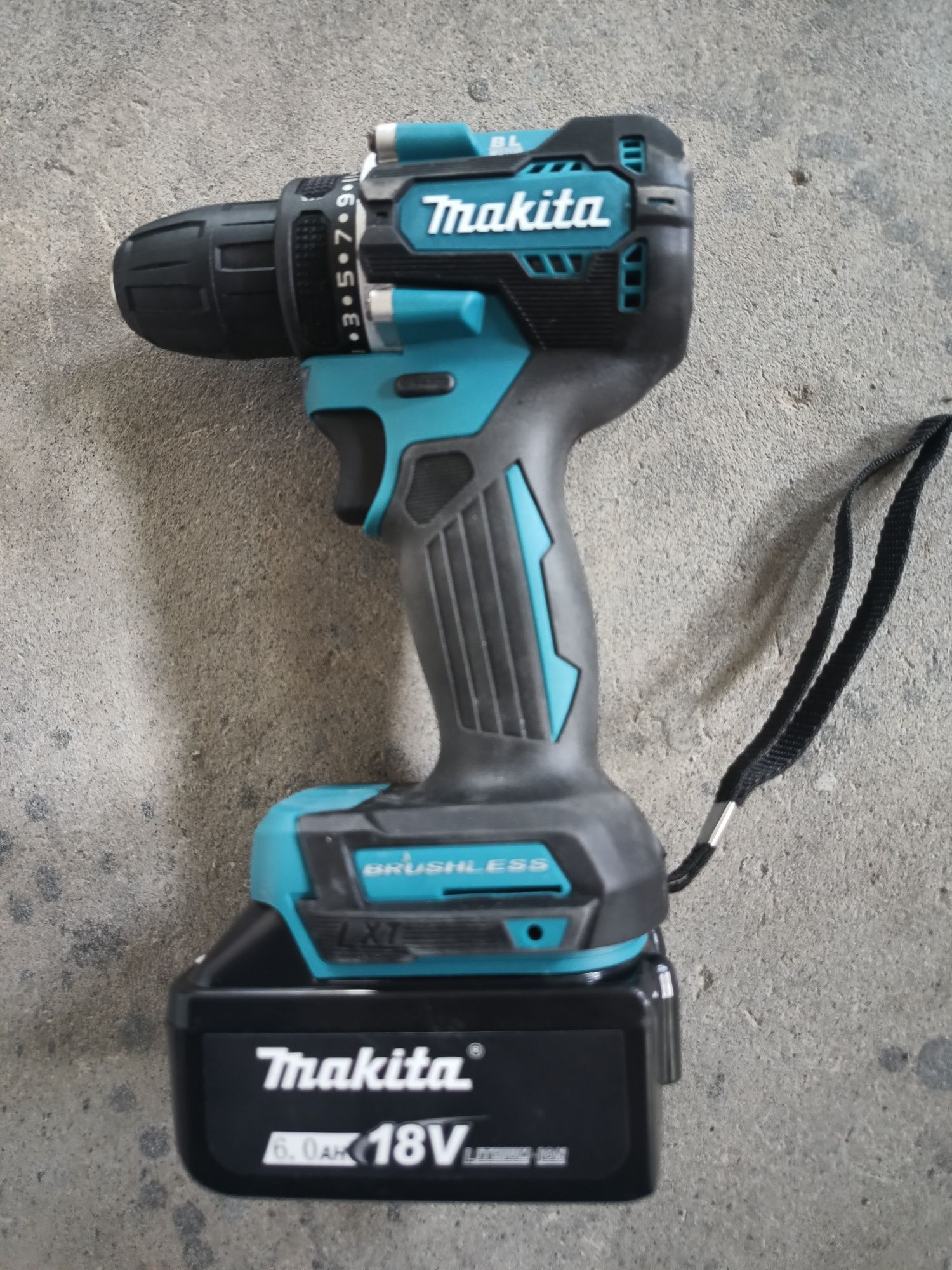 Autofiletanta Makita DDF487 cu acumulator