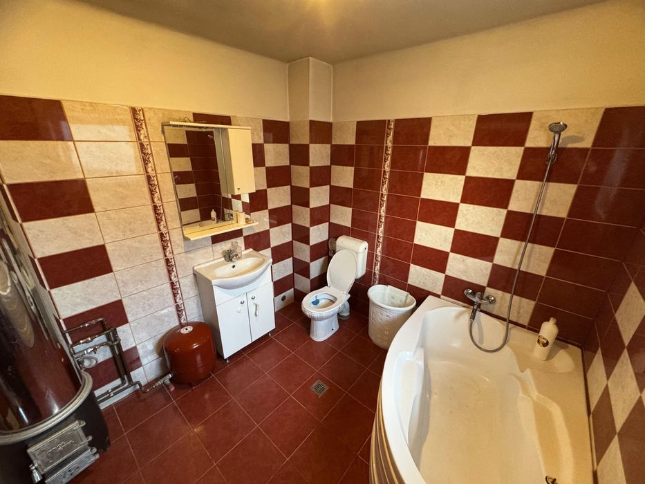 Casa pe str.Targului langa Piata