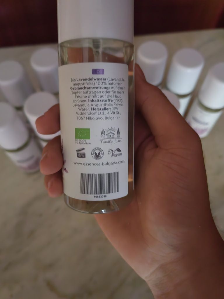 Essences Bulgaria - Био флорална вода Лавандула – срещу акне и проблем