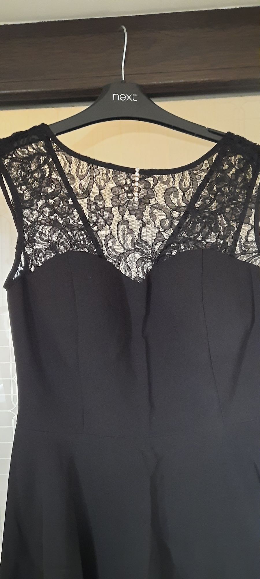 Rochie neagra  dama