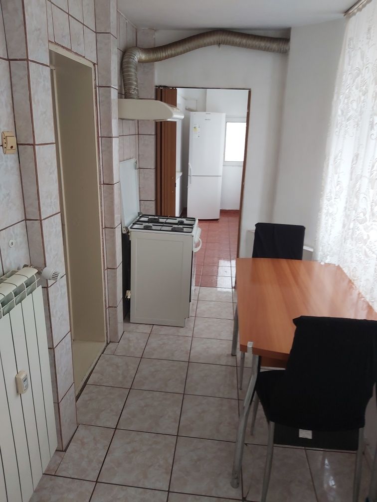 90 lei camera regim hotelier apartament cu 2 camere dec. etaj 1