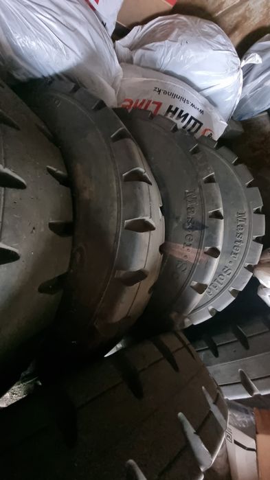 Шины цельнолитые 10.00 - 20