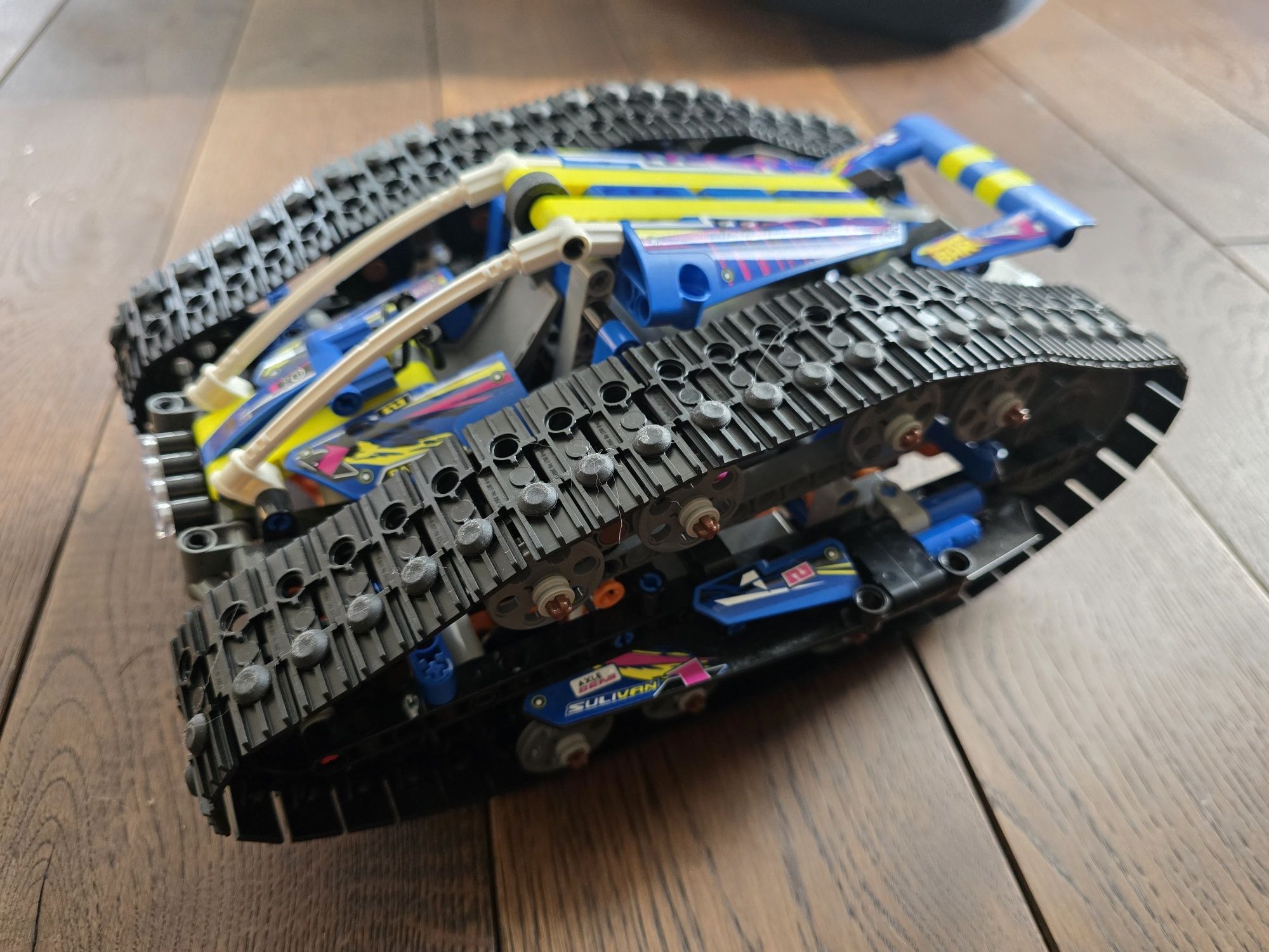 Lego technic 42140 App-controlled transformation vehicle