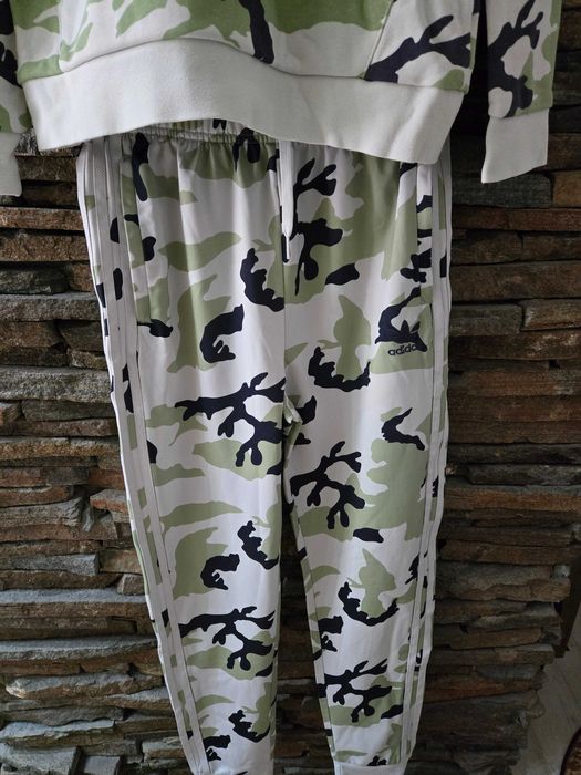 Детски анцунг Adidas 13-14 г. Перфектно състояние / Оригинален