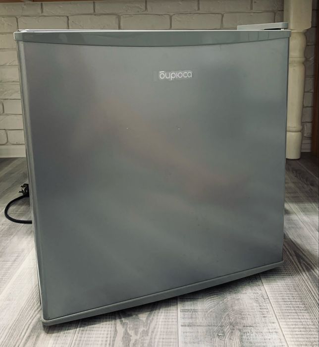 Холодильник Бирюса М50