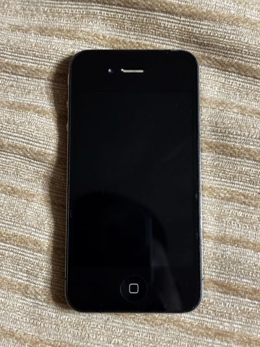Продам Iphone 4 8гб