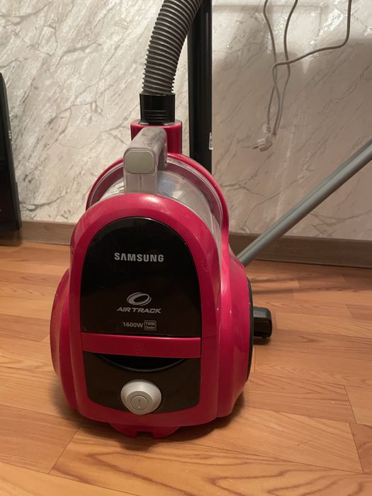 Срочно продам пылесос samsung