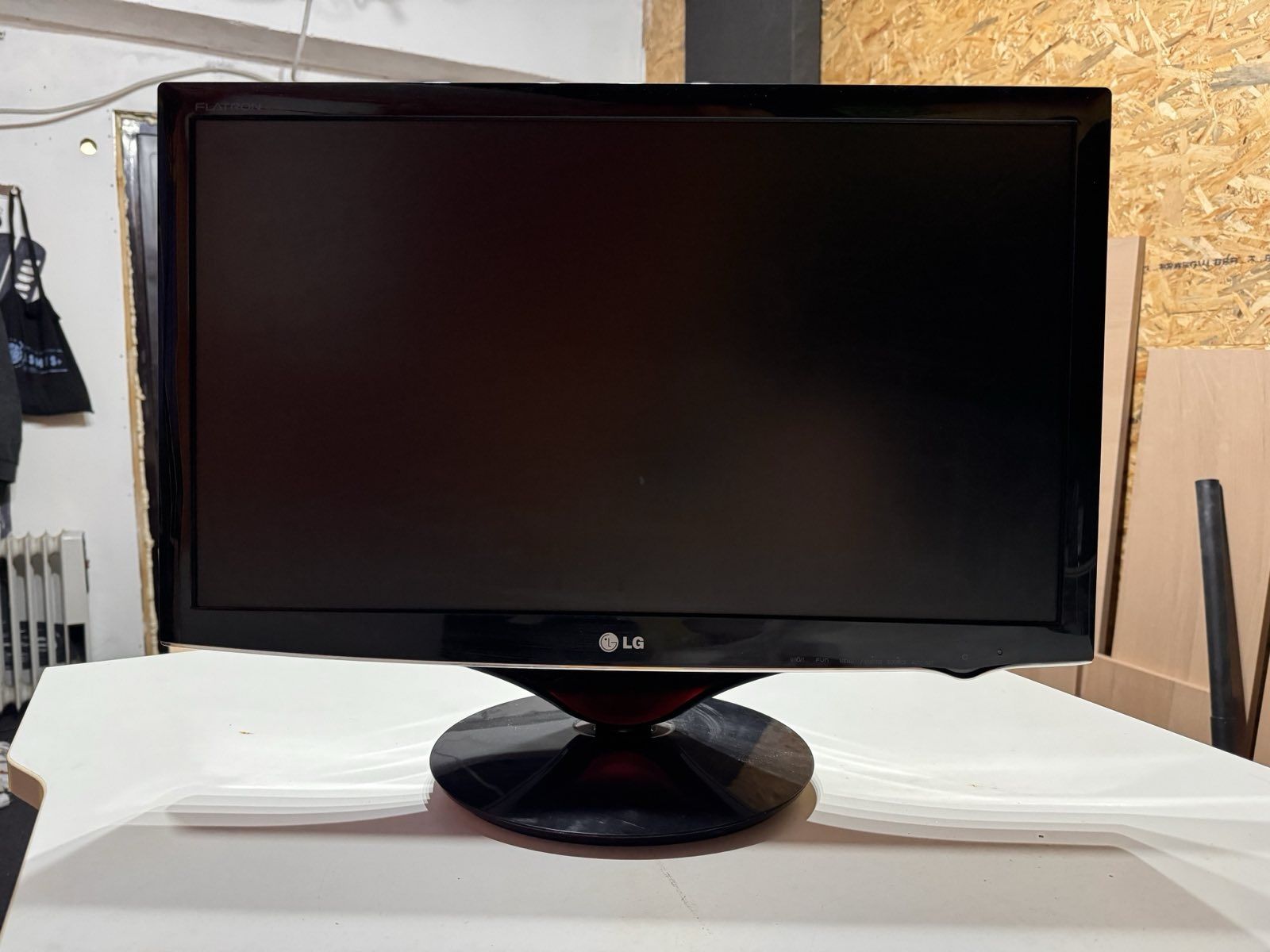 Vand monitor LG Flatron stare excelenta