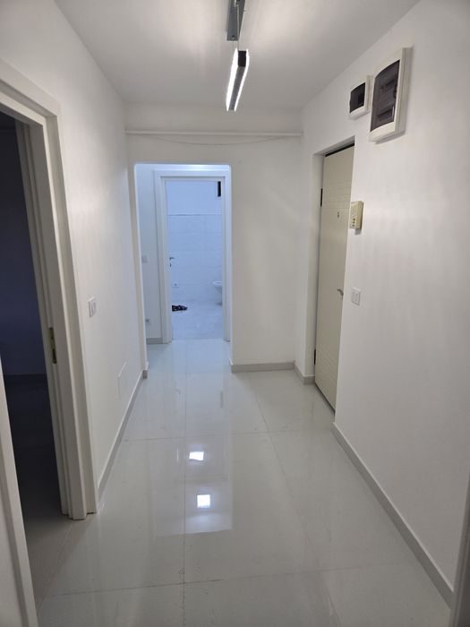 Inchiriez apartament nemobilat