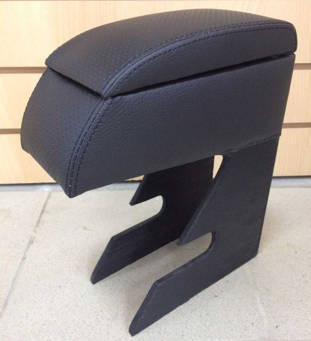 Подлокотники на ВАЗ 2101-07, 2114, 2110, Granta, 2121 Niva