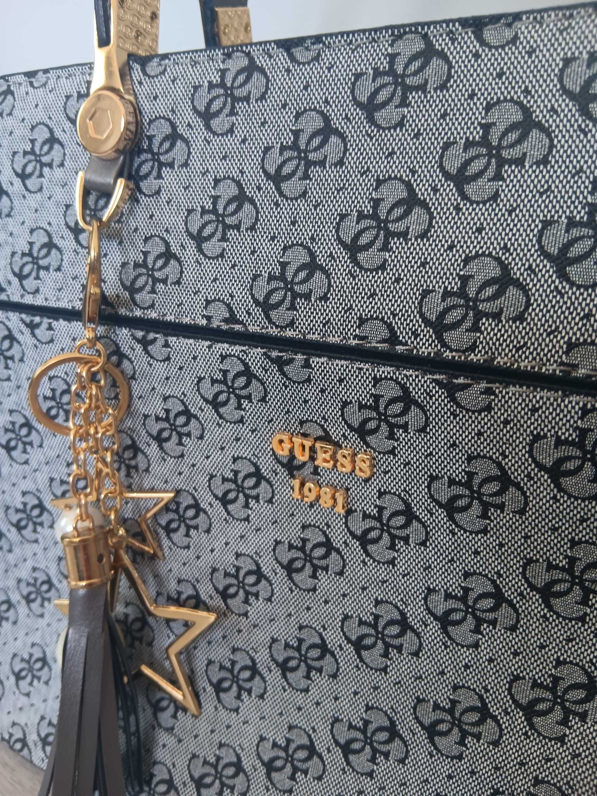 Дамска чанта Guess