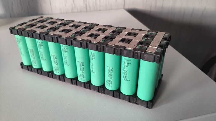 Батерии и пакети 3.7 - 22V (1S - 6S), различни конфигурации