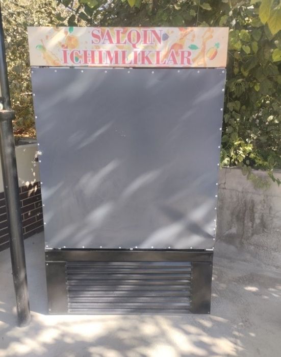 Vitrina xolodelnik sotiladi