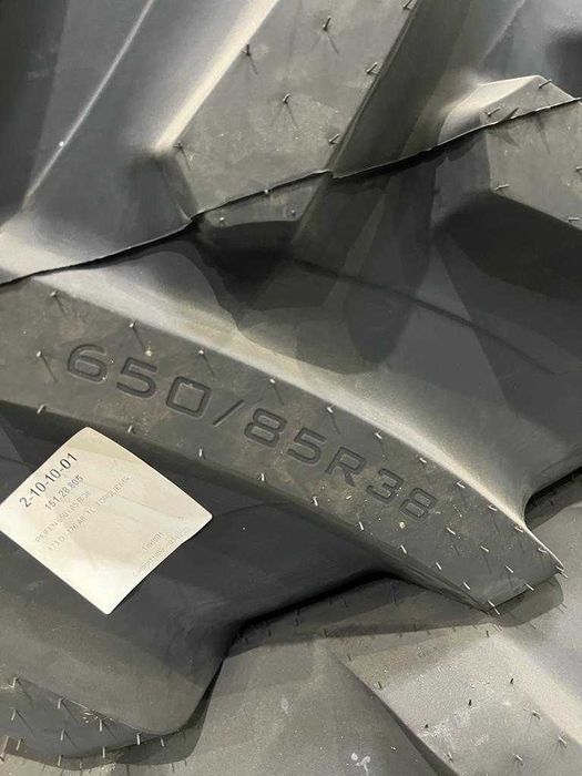 LIVRAM anvelope 650/85r38 pt tractoare john deere 7230r