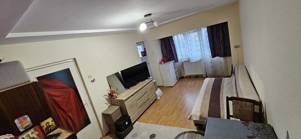 Garsoniera Cuza Voda- et 4