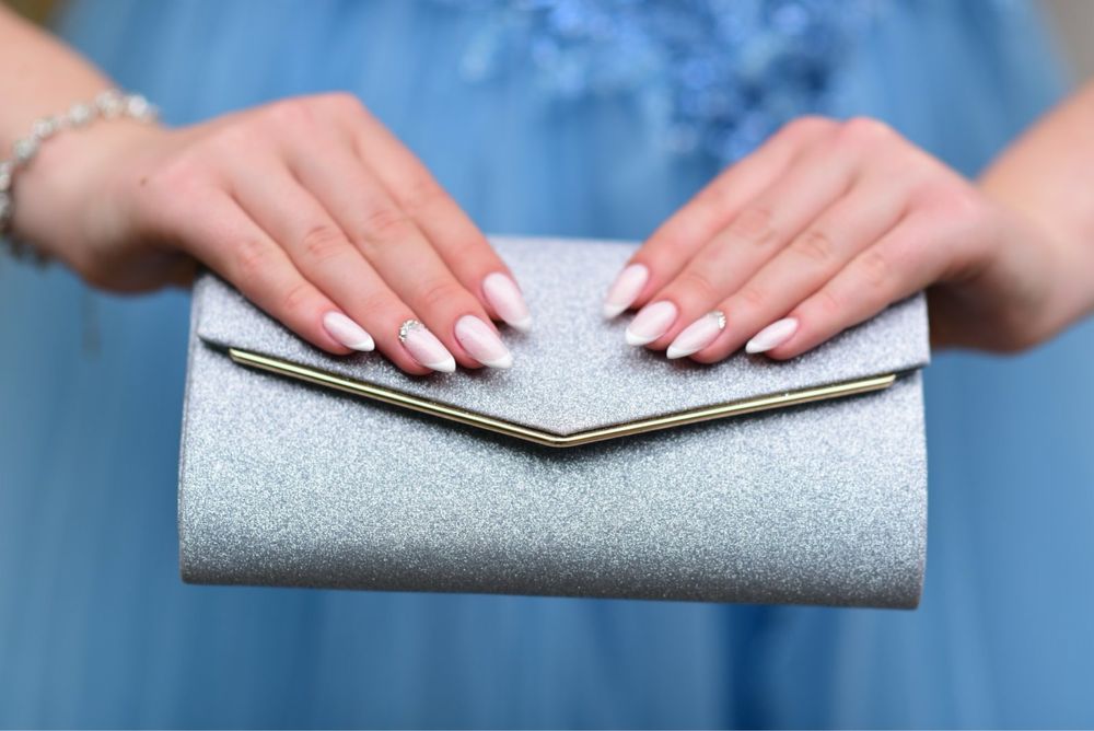 Синя бална рокля