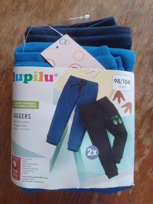 Нов и опакован комплект спортни долнища за момченце 2-4 г., Lupulu