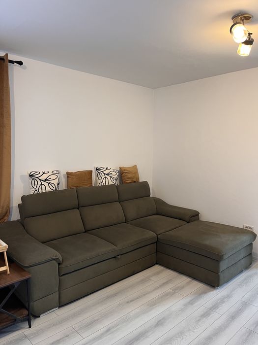 Colțar extensibil cu ladă de depozitare