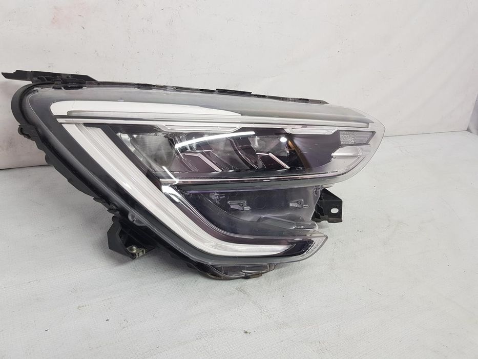 Far dreapta Full Led Renault Arkana dupa 2021