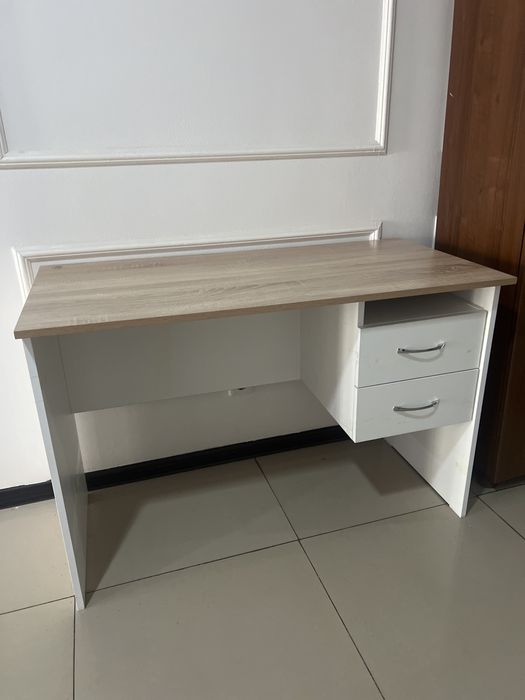 Продам офисный стол 10000