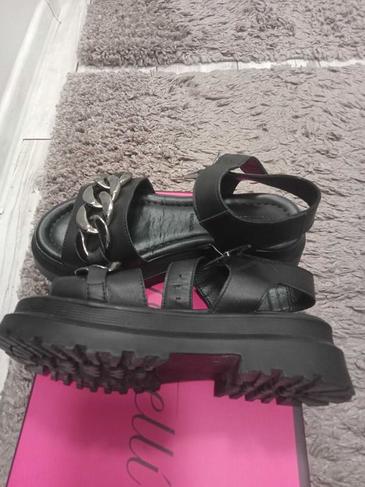 Дамски сандалети