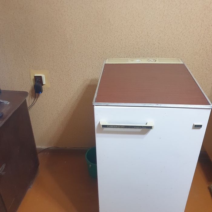 Продается б/у холодильник