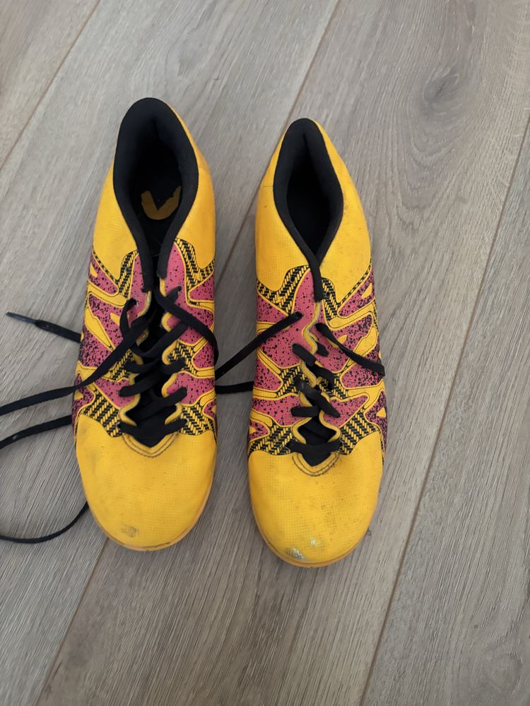 Обувки за футзал Adidas