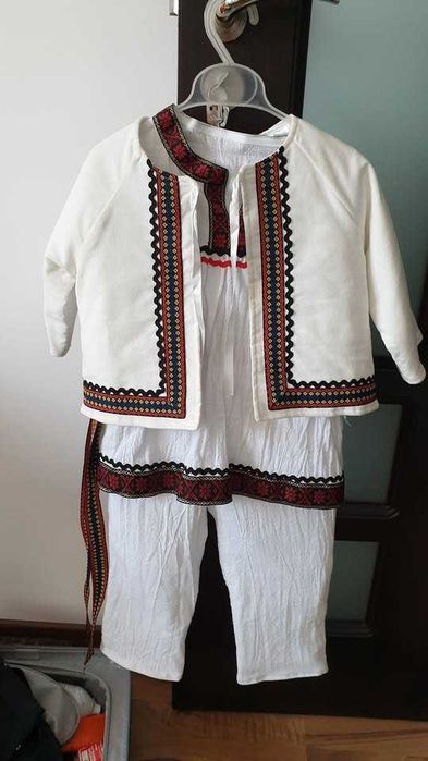 Costum popular baietel alcatuit din 3 piese vestimentare
