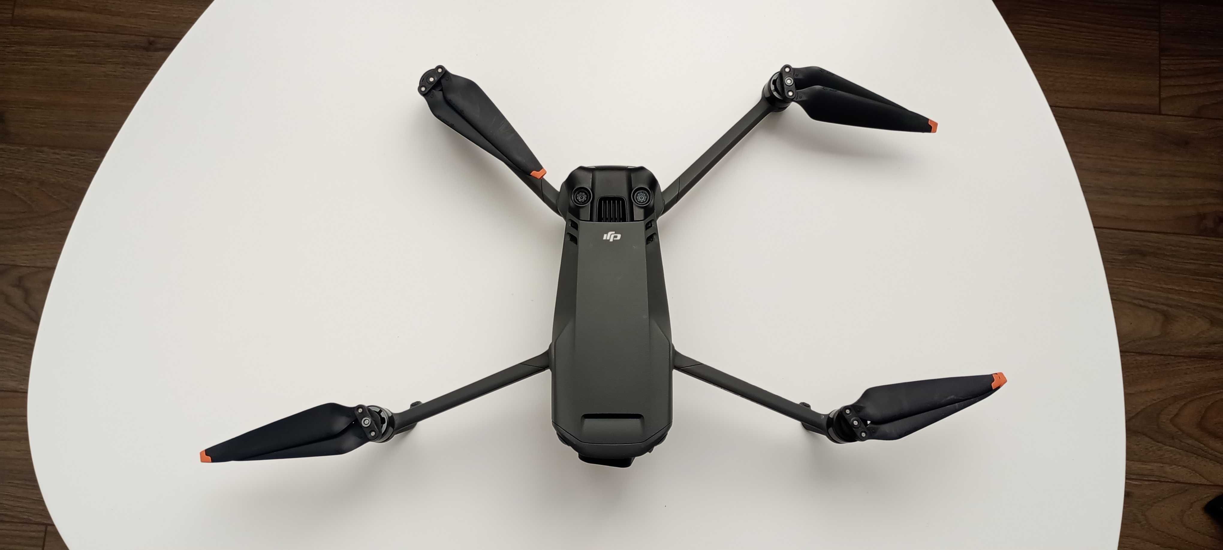 Дрон DJI MAVIC 3 + оставаща гаранция Dron