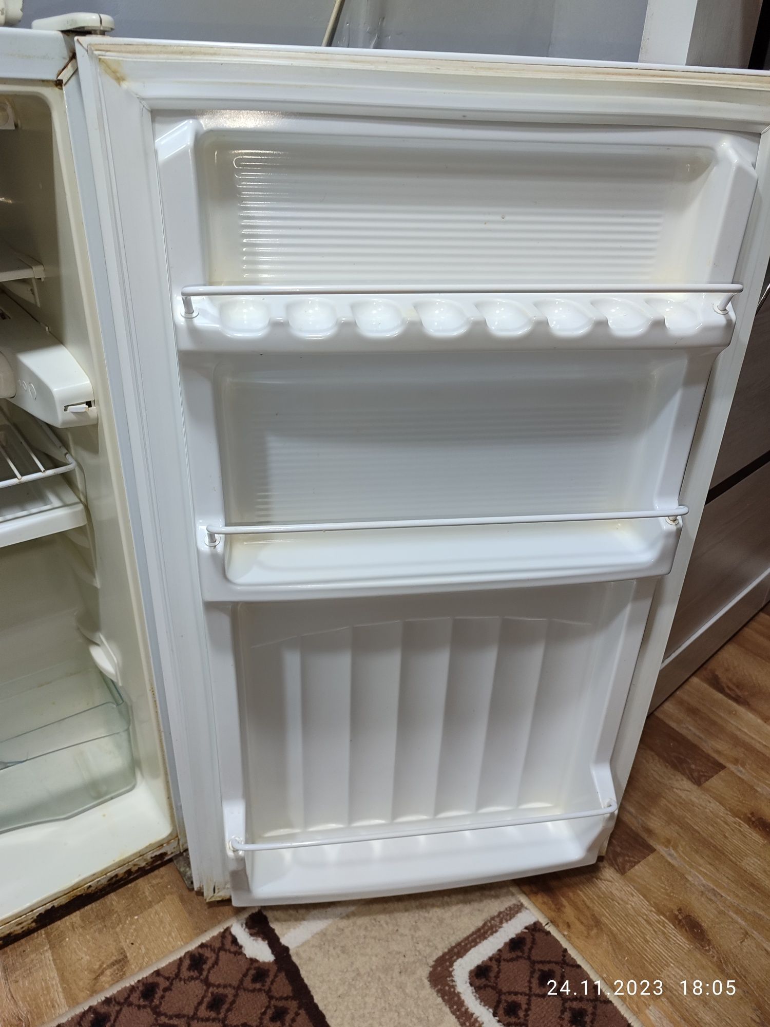 Холодильник сотилади Норд кичкина 1 метрли ишлаши Зур