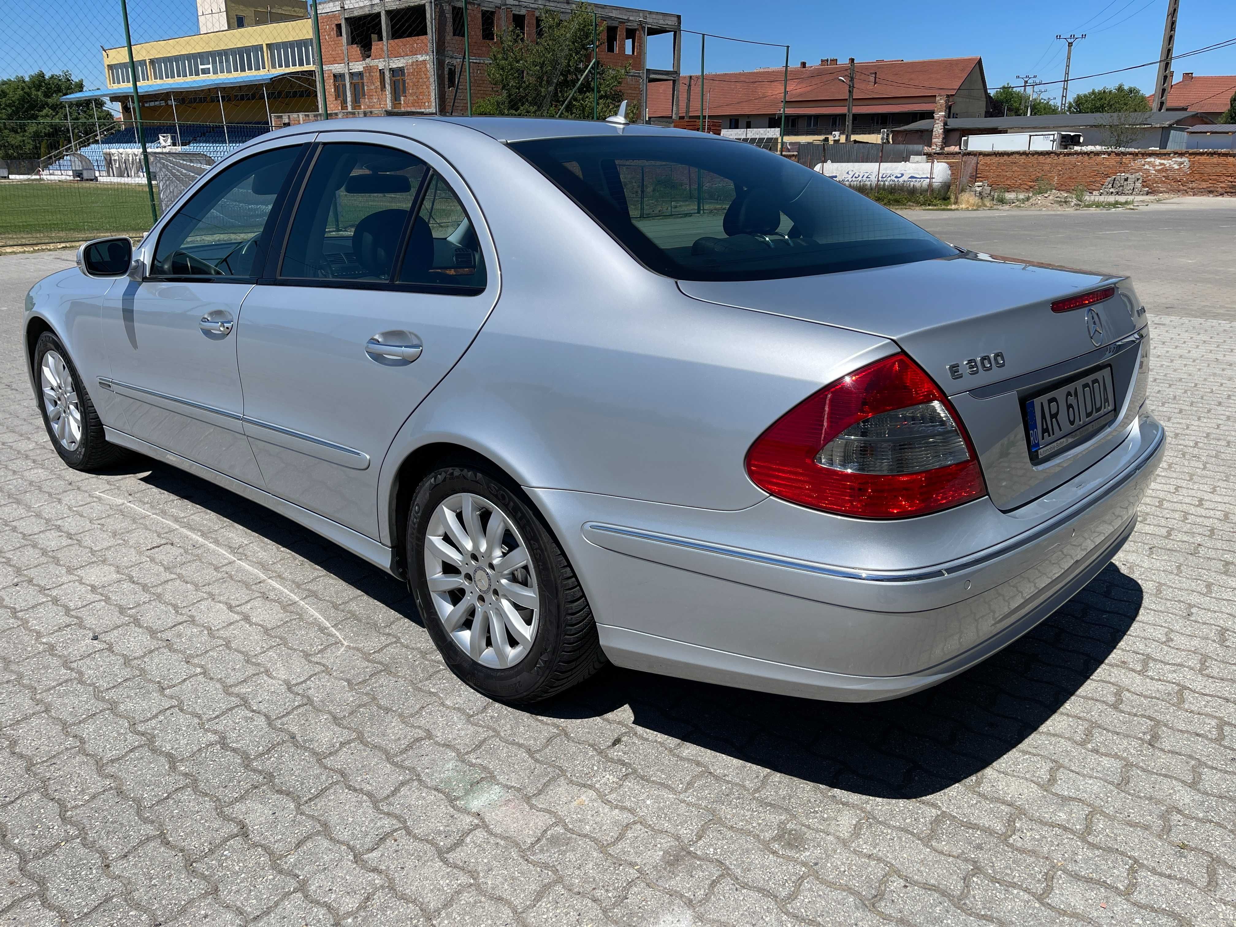 Mercedes E300 BLUETEC-210CP/Model ELEGANGE /Automat/Navi/Trapa