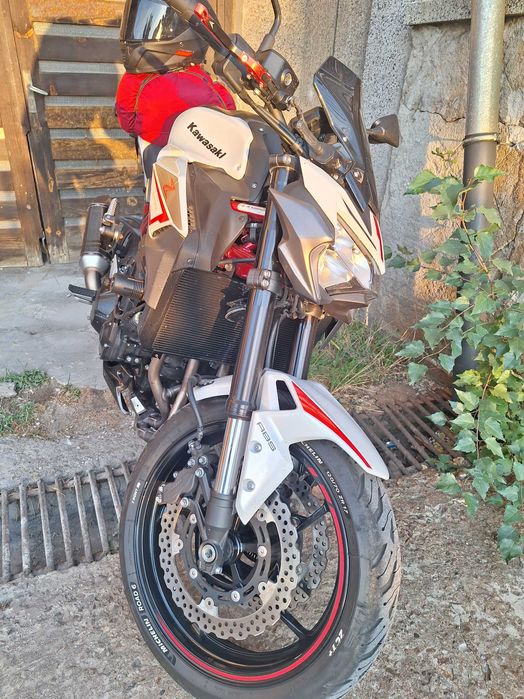 Kawasaki Z900 Akrapovic Performance 2023