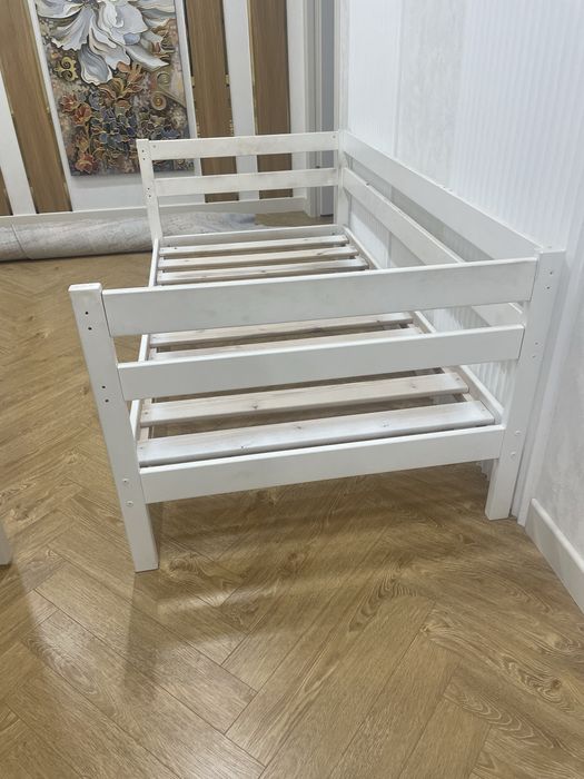 кровать детская.