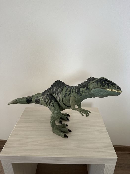 Giganotosaurus Strike 'N Roar Jurassic World,, Mattel
