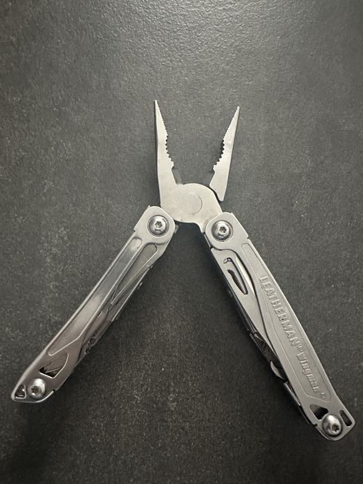 Briceag multifunctional Leatherman Wingman
